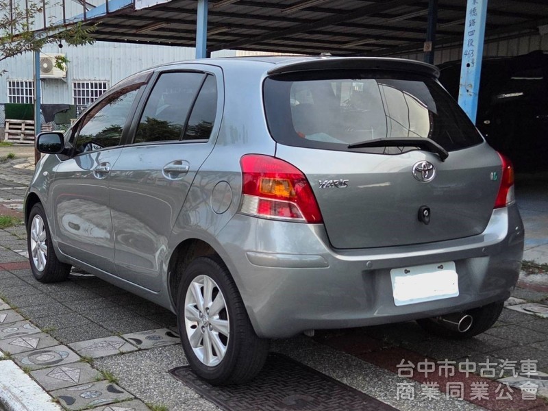 2011年 TOYOTA Yaris 1.5 G版 超低里程 僅跑8萬公里 恆溫 方向盤快撥鍵 經典不敗 代步車首選