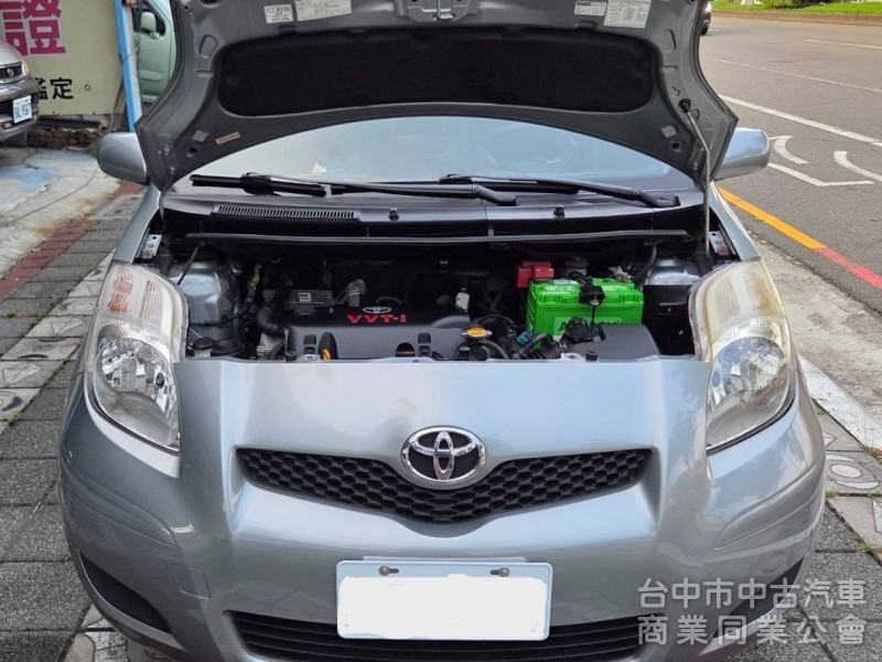 2011年 TOYOTA Yaris 1.5 G版 超低里程 僅跑8萬公里 恆溫 方向盤快撥鍵 經典不敗 代步車首選
