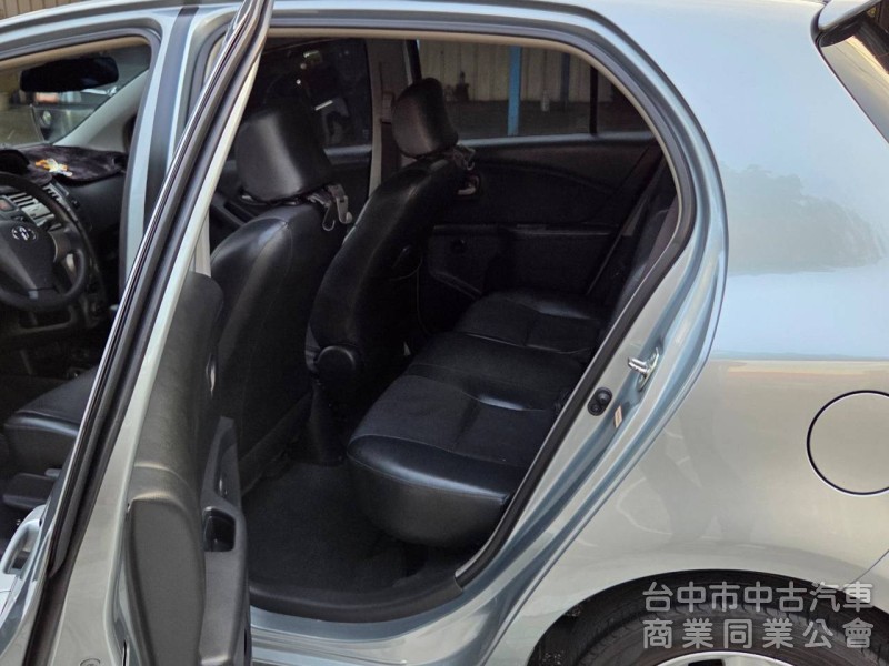 2011年 TOYOTA Yaris 1.5 G版 超低里程 僅跑8萬公里 恆溫 方向盤快撥鍵 經典不敗 代步車首選