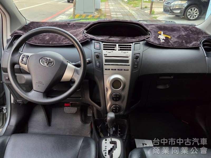 2011年 TOYOTA Yaris 1.5 G版 超低里程 僅跑8萬公里 恆溫 方向盤快撥鍵 經典不敗 代步車首選