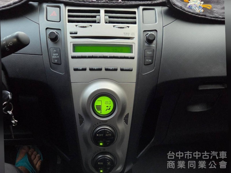 2011年 TOYOTA Yaris 1.5 G版 超低里程 僅跑8萬公里 恆溫 方向盤快撥鍵 經典不敗 代步車首選