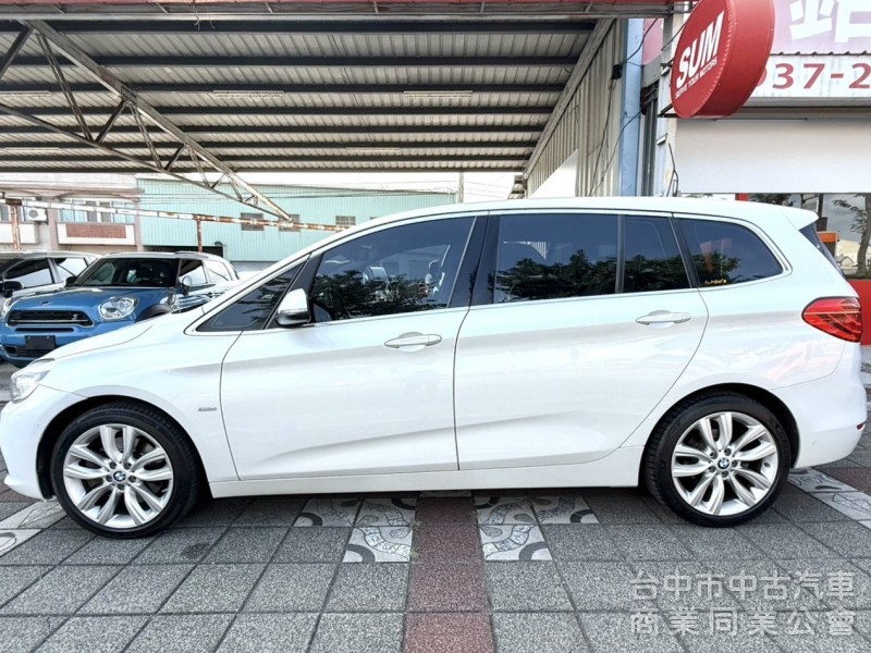 2017年式 BMW 220i GT 總代理 Luxury Line版 正七人座 雙前電動椅 自動停車 稀有釋出跨界休旅