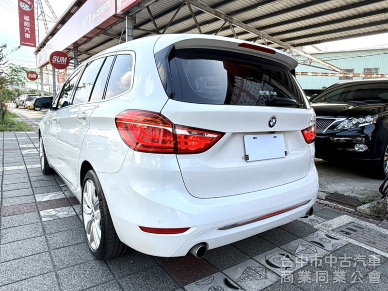 2017年式 BMW 220i GT 總代理 Luxury Line版 正七人座 雙前電動椅 自動停車 稀有釋出跨界休旅