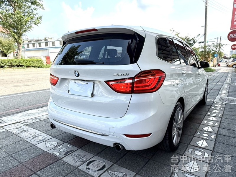 2017年式 BMW 220i GT 總代理 Luxury Line版 正七人座 雙前電動椅 自動停車 稀有釋出跨界休旅