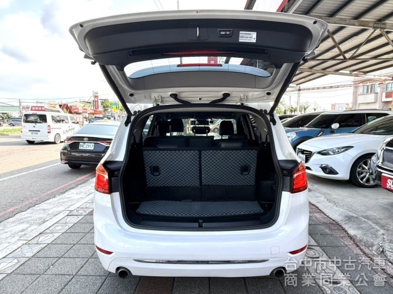 2017年式 BMW 220i GT 總代理 Luxury Line版 正七人座 雙前電動椅 自動停車 稀有釋出跨界休旅