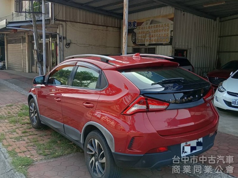 2018年 Luxgen U5 1.6 360環景旗艦 Hi-Fi版 原鈑件 恆溫空調 自動停車 靚麗亮眼跨界小休旅