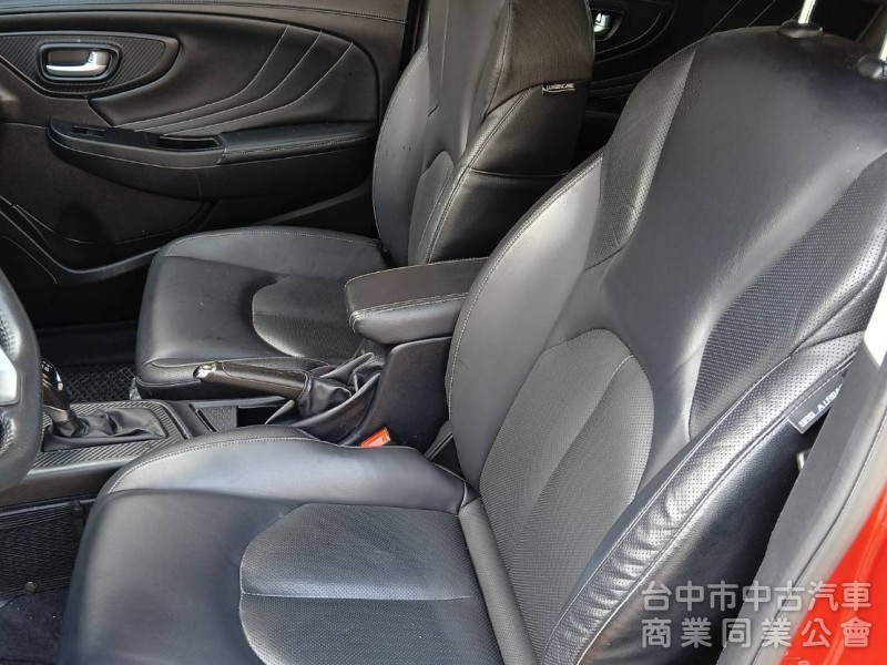 2018年 Luxgen U5 1.6 360環景旗艦 Hi-Fi版 原鈑件 恆溫空調 自動停車 靚麗亮眼跨界小休旅