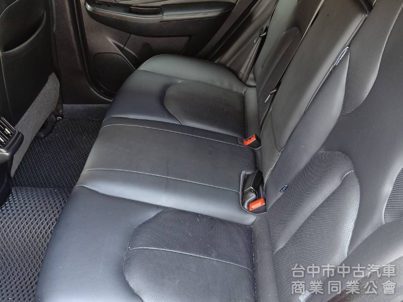 2018年 Luxgen U5 1.6 360環景旗艦 Hi-Fi版 原鈑件 恆溫空調 自動停車 靚麗亮眼跨界小休旅