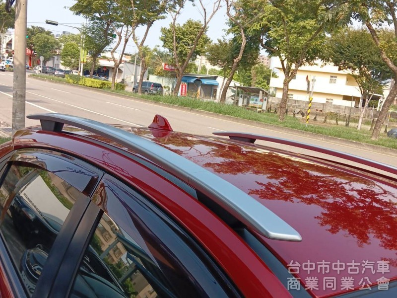 2018年 Luxgen U5 1.6 360環景旗艦 Hi-Fi版 原鈑件 恆溫空調 自動停車 靚麗亮眼跨界小休旅