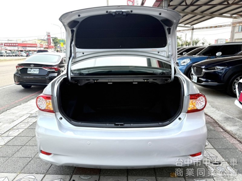 2012年 Toyota Altis 1.8 E版 原鈑件 超低里程 僅跑8萬 恆溫 定速 車況超優好保養 通勤代步首選