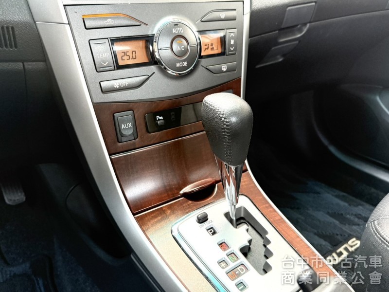 2012年 Toyota Altis 1.8 E版 原鈑件 超低里程 僅跑8萬 恆溫 定速 車況超優好保養 通勤代步首選