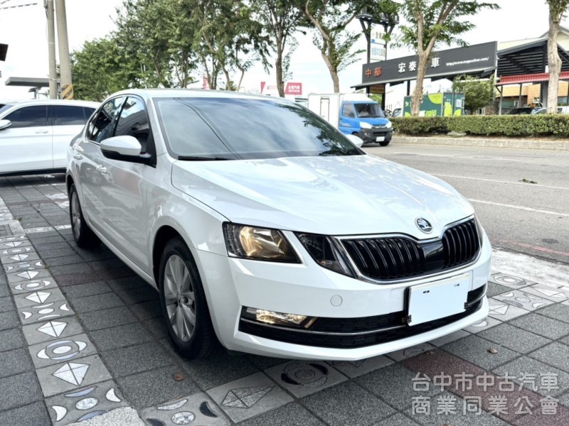 2019年式 SKODA Octavia 1.0 TSI 豪華動能版 一手車 里程6萬 雙區恆溫 皮椅 都會優質代步小車