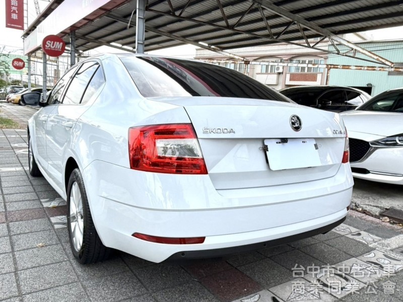 2019年式 SKODA Octavia 1.0 TSI 豪華動能版 一手車 里程6萬 雙區恆溫 皮椅 都會優質代步小車
