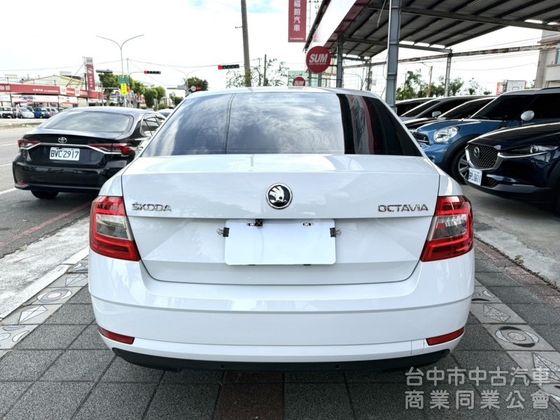 2019年式 SKODA Octavia 1.0 TSI 豪華動能版 一手車 里程6萬 雙區恆溫 皮椅 都會優質代步小車