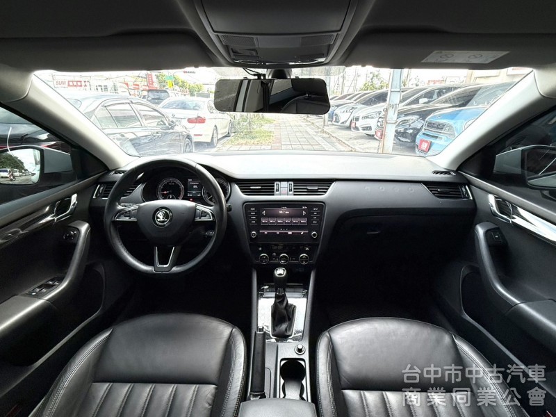 2019年式 SKODA Octavia 1.0 TSI 豪華動能版 一手車 里程6萬 雙區恆溫 皮椅 都會優質代步小車