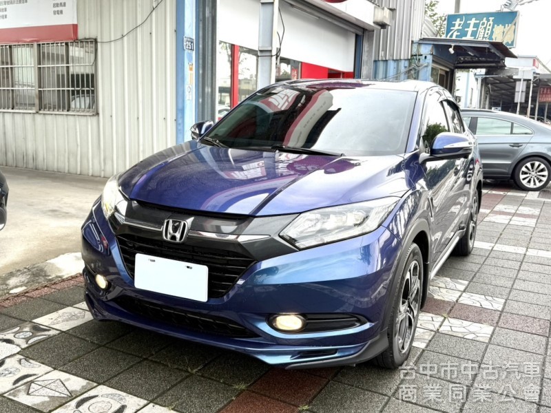 2017年式 Honda HR-V 1.8 頂級S版 原鈑件 僅跑5萬 加購環景系統 換檔撥片 適合小家庭跨界輕休旅