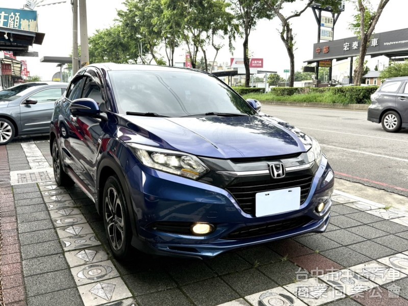 2017年式 Honda HR-V 1.8 頂級S版 原鈑件 僅跑5萬 加購環景系統 換檔撥片 適合小家庭跨界輕休旅