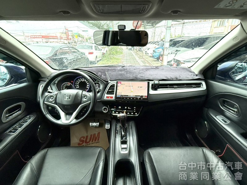 2017年式 Honda HR-V 1.8 頂級S版 原鈑件 僅跑5萬 加購環景系統 換檔撥片 適合小家庭跨界輕休旅