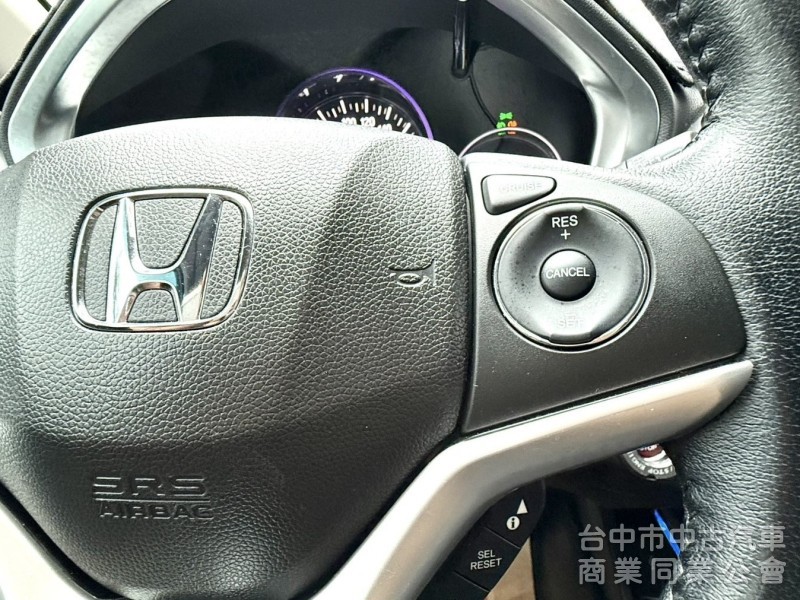 2017年式 Honda HR-V 1.8 頂級S版 原鈑件 僅跑5萬 加購環景系統 換檔撥片 適合小家庭跨界輕休旅