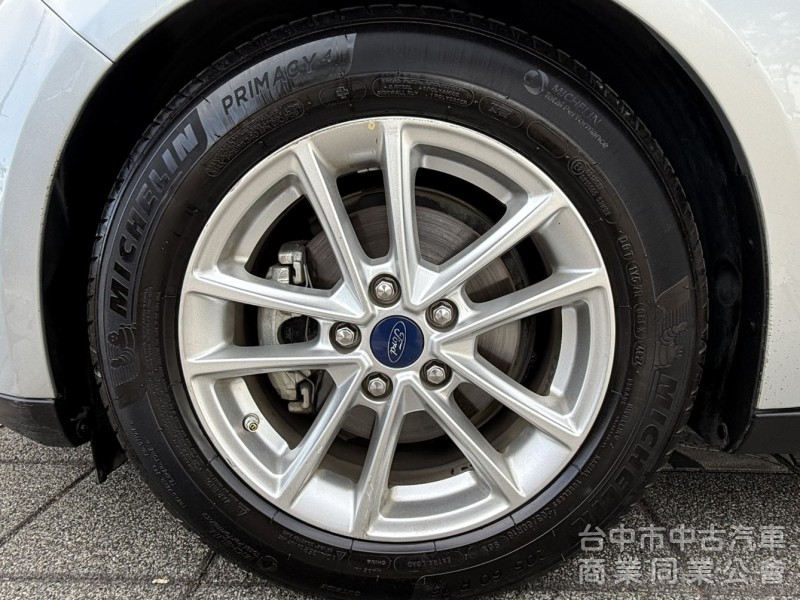 2016年 Ford Focus 5D 1.5T 汽油時尚型 原鈑件 定速 渦輪增壓 換檔撥片 省油實用 便宜輕鬆入手