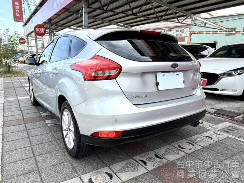 2016年 Ford Focus 5D 1.5T 汽油時尚型 原鈑件 定速 渦輪增壓 換檔撥片 省油實用 便宜輕鬆入手