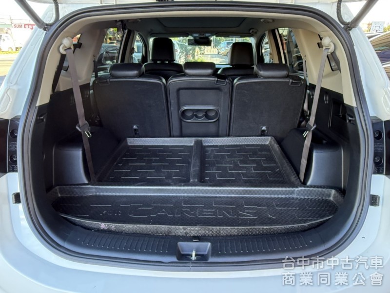2019年 KIA Carens 2.0 汽油旗艦版 原鈑件 里程5萬 全景天窗 環景 盲點 舒適大空間 高顏值跨界休旅