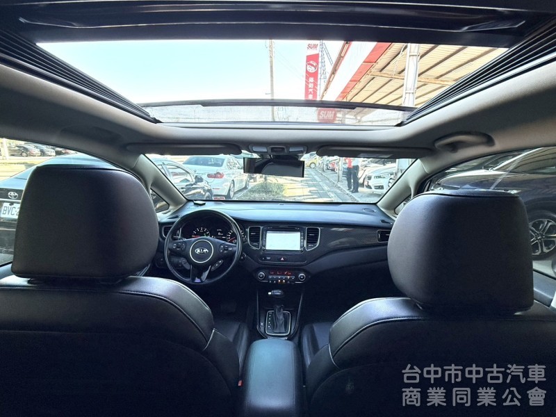 2019年 KIA Carens 2.0 汽油旗艦版 原鈑件 里程5萬 全景天窗 環景 盲點 舒適大空間 高顏值跨界休旅