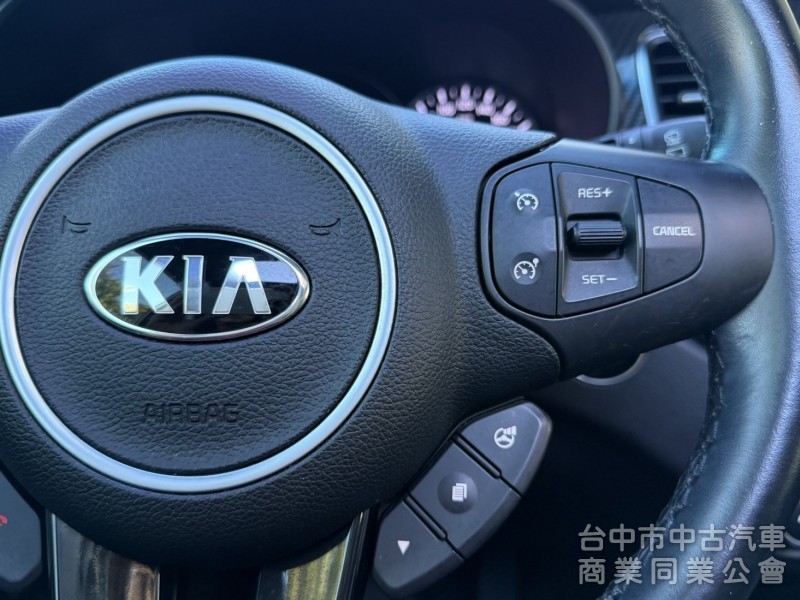 2019年 KIA Carens 2.0 汽油旗艦版 原鈑件 里程5萬 全景天窗 環景 盲點 舒適大空間 高顏值跨界休旅