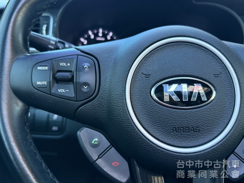 2019年 KIA Carens 2.0 汽油旗艦版 原鈑件 里程5萬 全景天窗 環景 盲點 舒適大空間 高顏值跨界休旅
