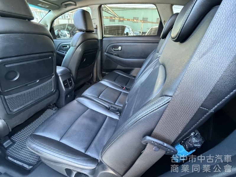 2019年 KIA Carens 2.0 汽油旗艦版 原鈑件 里程5萬 全景天窗 環景 盲點 舒適大空間 高顏值跨界休旅