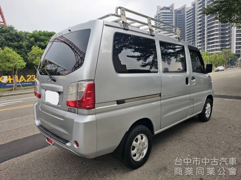2022年 菱利 A180 廂車(自排) 8人座 原鈑件 里程4萬 加裝車頂置放架 空間大 家庭出遊 公司用車都適宜