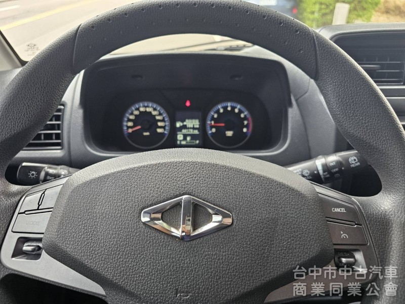 2022年 菱利 A180 廂車(自排) 8人座 原鈑件 里程4萬 加裝車頂置放架 空間大 家庭出遊 公司用車都適宜