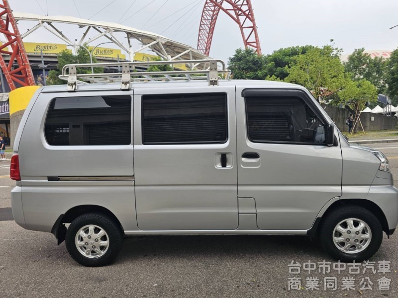 2022年 菱利 A180 廂車(自排) 8人座 原鈑件 里程4萬 加裝車頂置放架 空間大 家庭出遊 公司用車都適宜