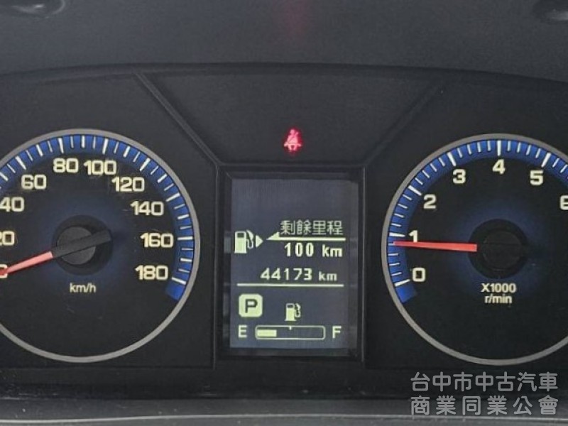 2022年 菱利 A180 廂車(自排) 8人座 原鈑件 里程4萬 加裝車頂置放架 空間大 家庭出遊 公司用車都適宜