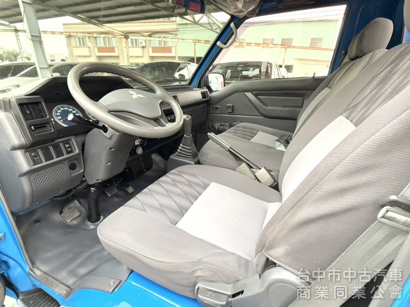 2017年 中華 得利卡 2.4 手排 貨車 原鈑件 只跑9萬公里 車況好 引擎硬挺 好開有力 創業的好幫手