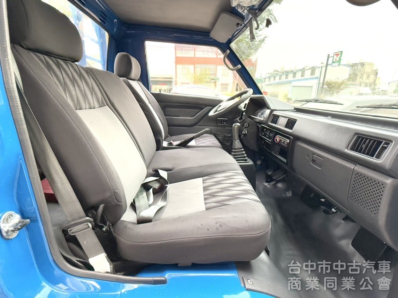 2017年 中華 得利卡 2.4 手排 貨車 原鈑件 只跑9萬公里 車況好 引擎硬挺 好開有力 創業的好幫手