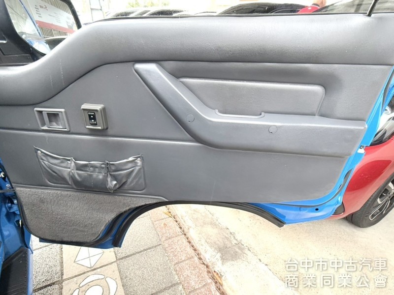 2017年 中華 得利卡 2.4 手排 貨車 原鈑件 只跑9萬公里 車況好 引擎硬挺 好開有力 創業的好幫手