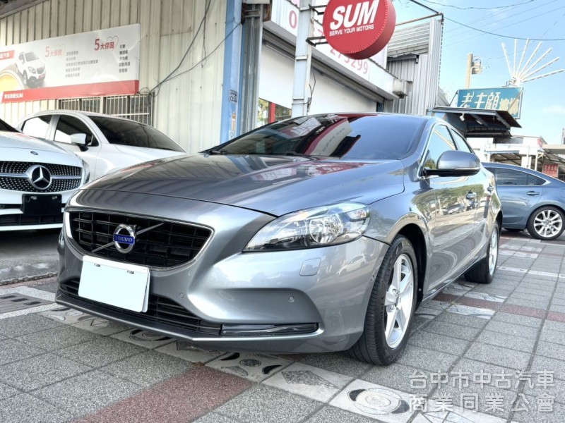 2015年 VOLVO V40 T4 1.6 豪華版 雙區恆溫 渦輪增壓 自動停車 電動座椅 北歐經典質感掀背小車