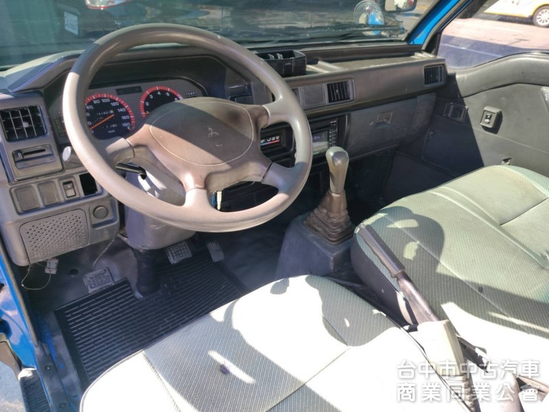 04中華得利卡框式油壓尾門 