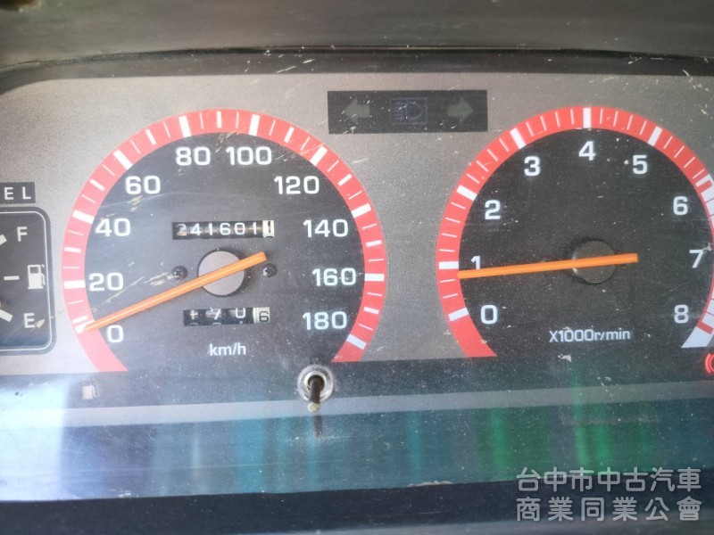 04中華得利卡框式油壓尾門 