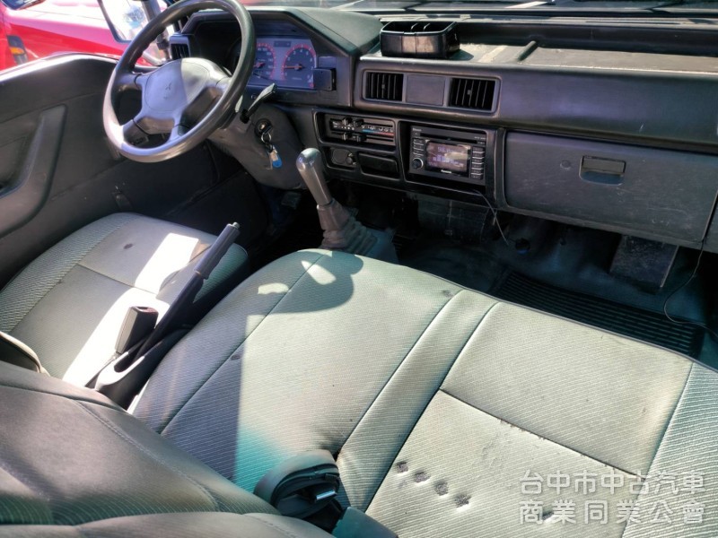 04中華得利卡框式油壓尾門 