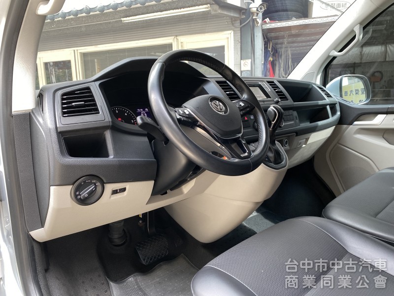 2019 VW Caravelle L 2.0 TDI　原廠保養／原鈑件／