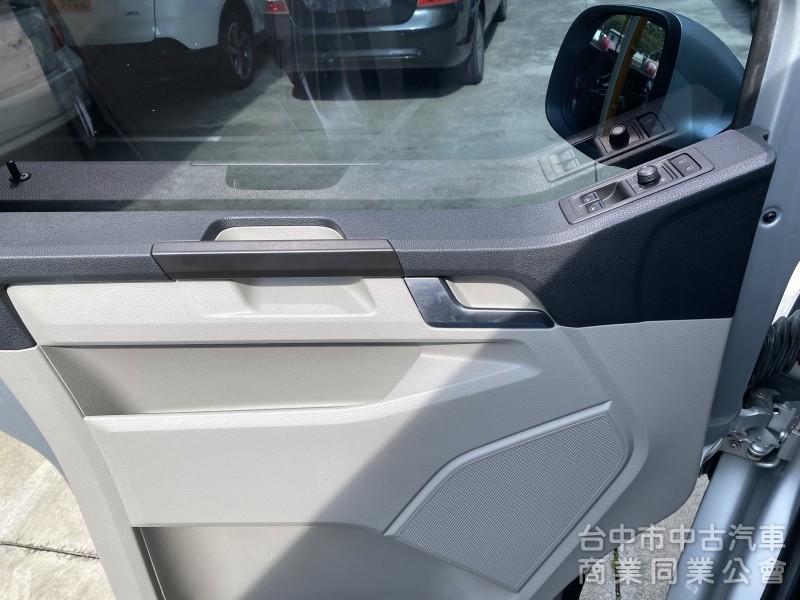 2019 VW Caravelle L 2.0 TDI　原廠保養／原鈑件／