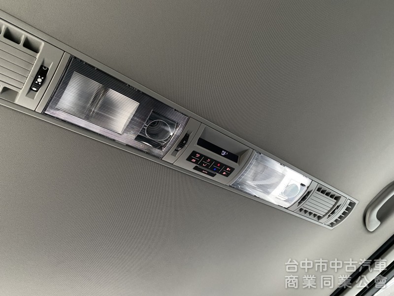2019 VW Caravelle L 2.0 TDI　原廠保養／原鈑件／