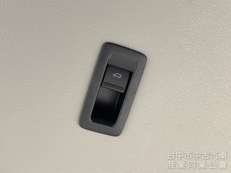 2019 VW Caravelle L 2.0 TDI　原廠保養／原鈑件／