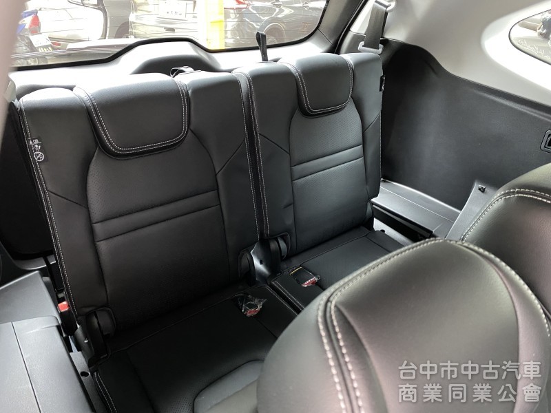 2022 Luxgen URX 7人 全景樂活版　原廠斜坡板／全景天窗／ACC／環景／腳踢尾門／抬顯／出遊福祉輪椅