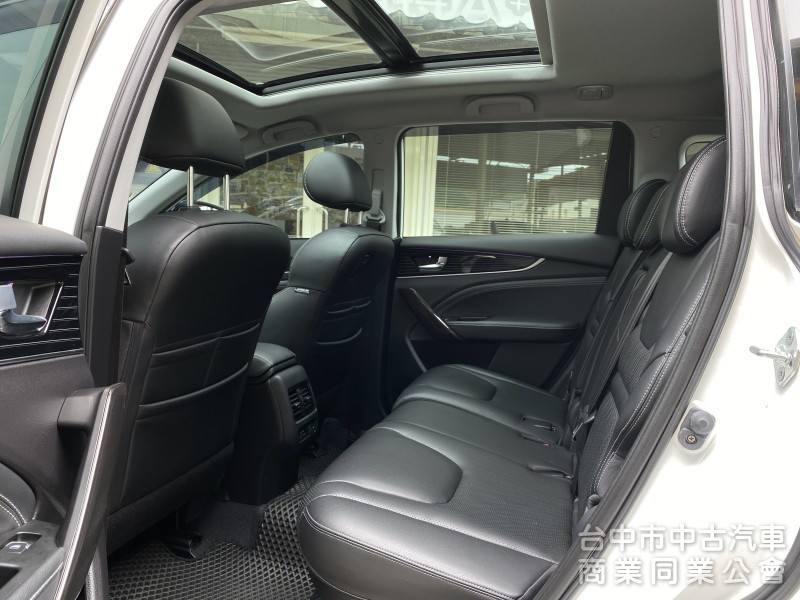 2022 Luxgen URX 7人 全景樂活版　原廠斜坡板／全景天窗／ACC／環景／腳踢尾門／抬顯／出遊福祉輪椅