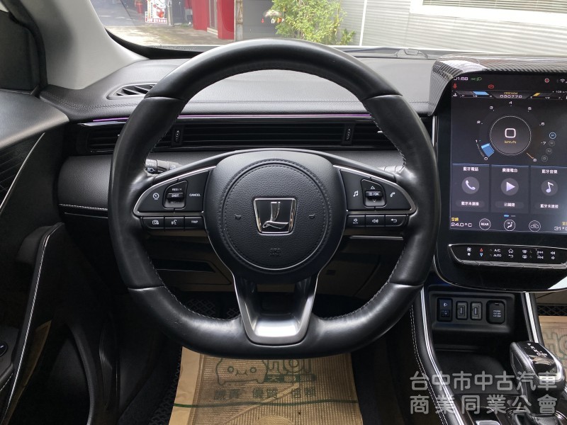 2022 Luxgen URX 7人 全景樂活版　原廠斜坡板／全景天窗／ACC／環景／腳踢尾門／抬顯／出遊福祉輪椅