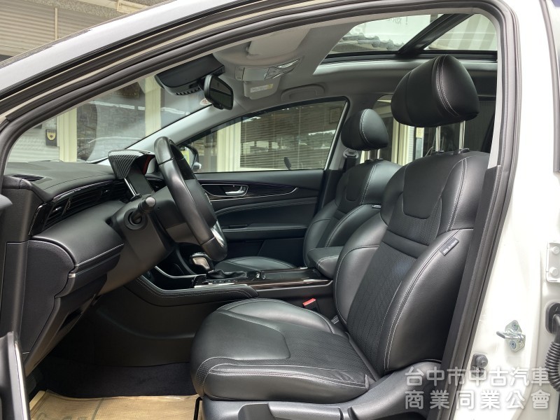 2022 Luxgen URX 7人 全景樂活版　原廠斜坡板／全景天窗／ACC／環景／腳踢尾門／抬顯／出遊福祉輪椅