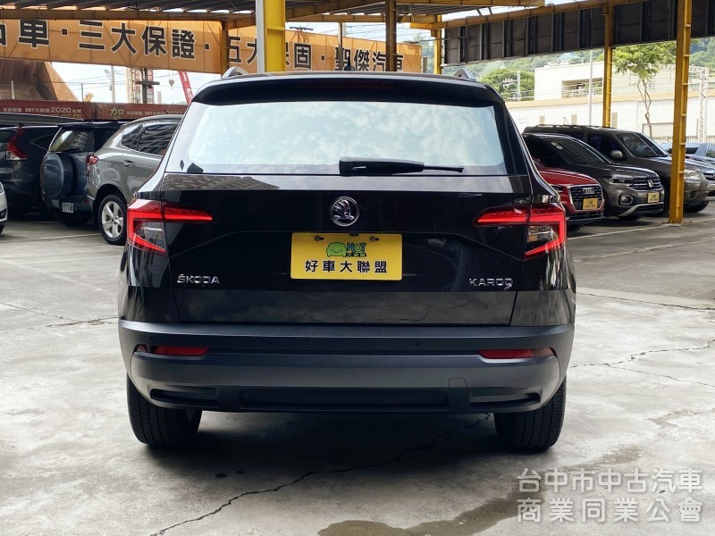 2018 Skoda Karoq 1.5 TSI 菁英版　carplay／原鈑件／原廠保養／ACC／Ikey摸門／電尾
